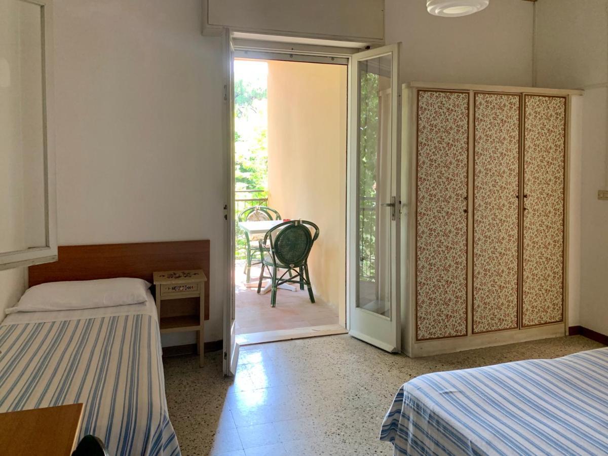 Hotel Garni Picnic Riccione Buitenkant foto