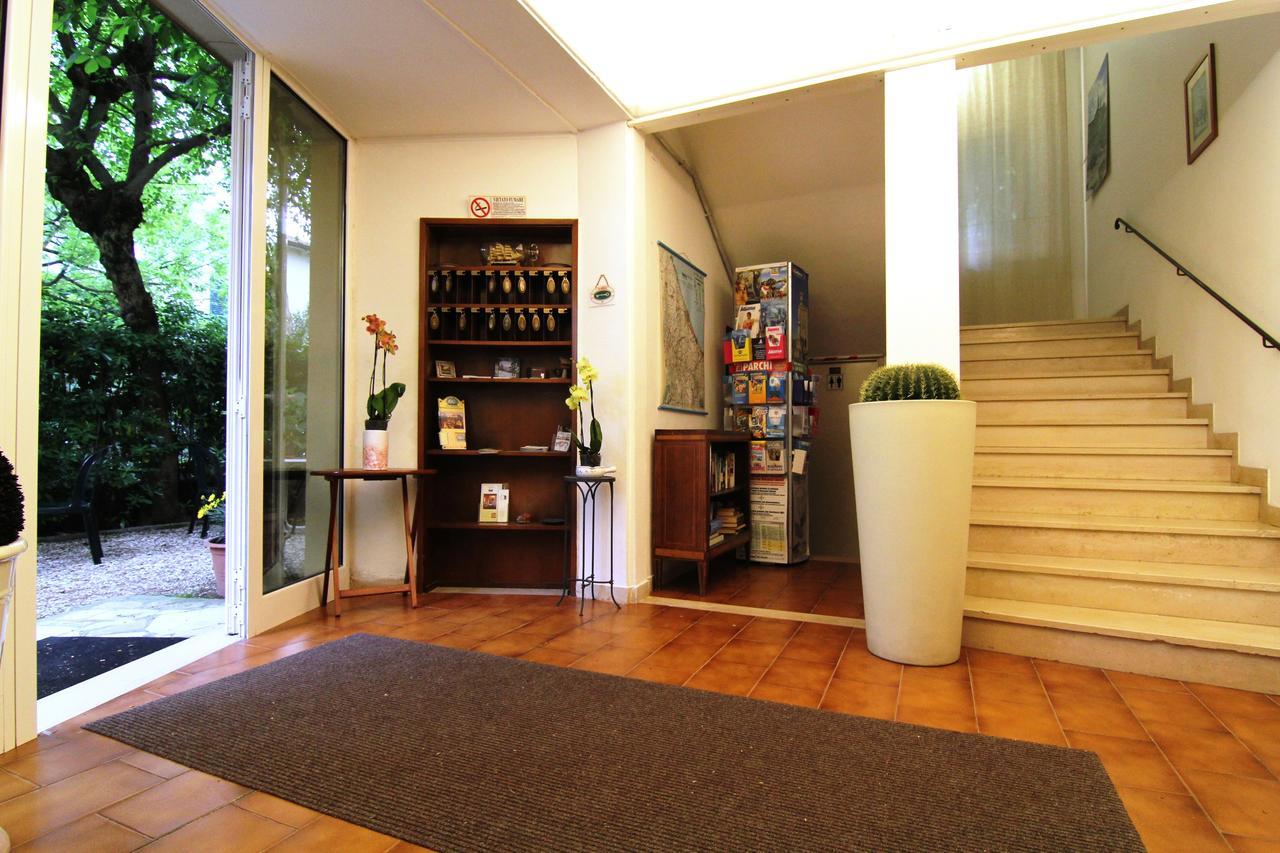 Hotel Garni Picnic Riccione Buitenkant foto