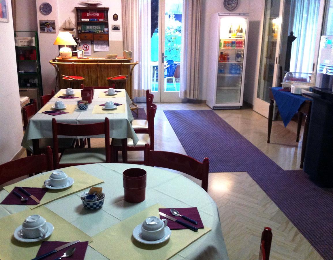 Hotel Garni Picnic Riccione Buitenkant foto