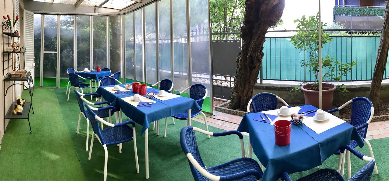 Hotel Garni Picnic Riccione Buitenkant foto