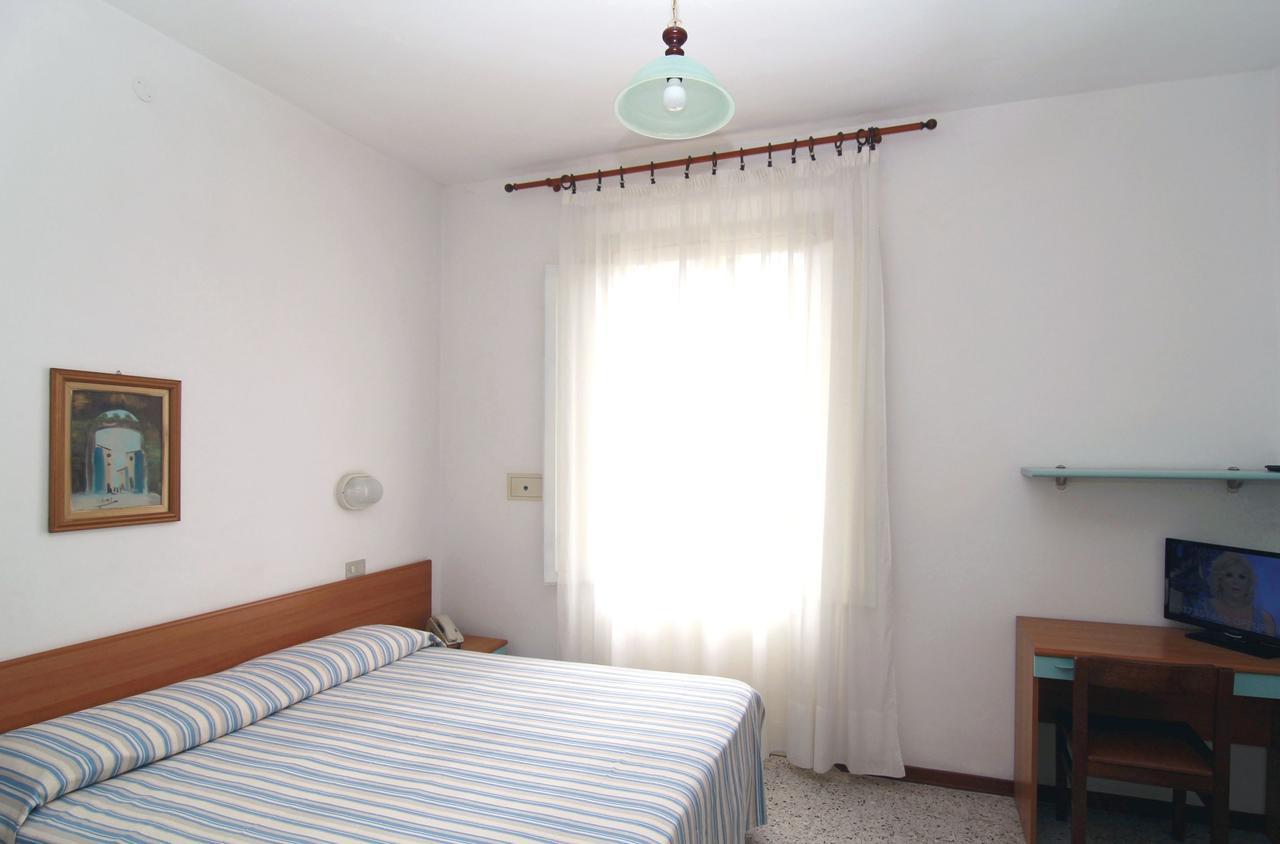 Hotel Garni Picnic Riccione Buitenkant foto