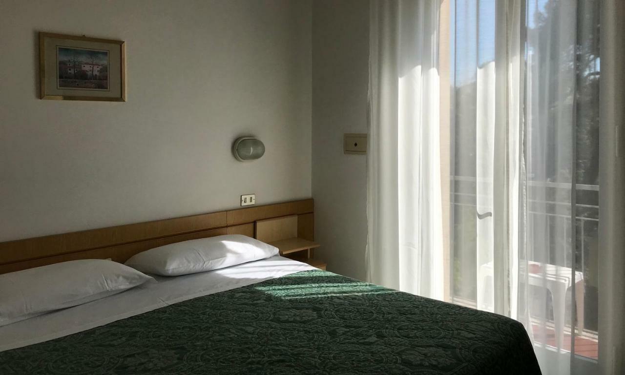 Hotel Garni Picnic Riccione Buitenkant foto
