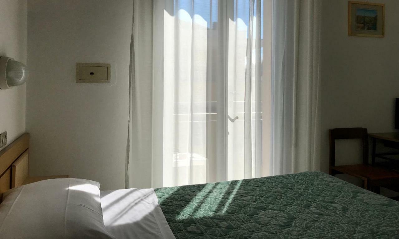 Hotel Garni Picnic Riccione Buitenkant foto
