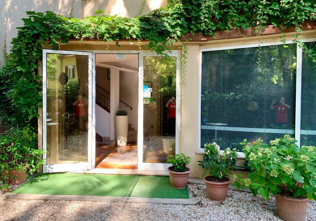 Hotel Garni Picnic Riccione Buitenkant foto